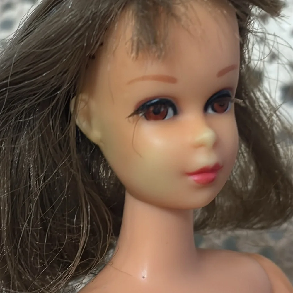 VINTAGE PRE OWNED 1966 #21 FRANCIE DOLL WITH EYELASHES & CLICKING BENDABLE LEGS